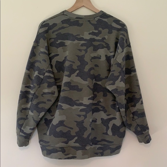 Oversized Heathered Camo Sweatshirt - Picture 6 of 8